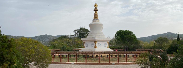 Estupa monasterio budista del garraf