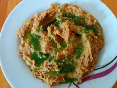 gofio con mojo verde, plato típico de la gastronomía de La Palma