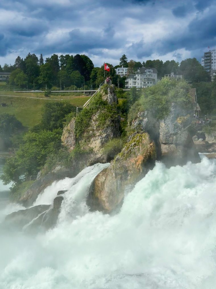 Rheinfallfelsen