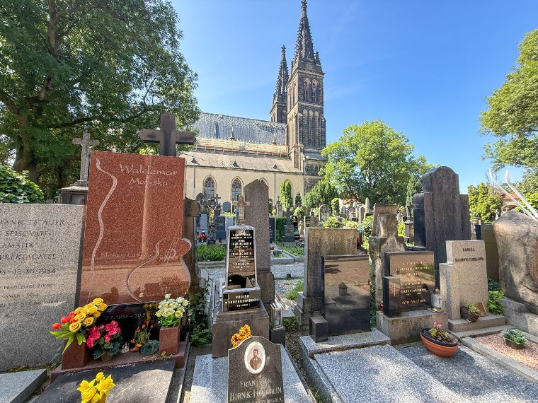 Cementerio de la Fortaleza de Vysehrad