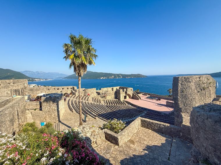 Vistas de la bahía de Kotor desde Herceg Novi
