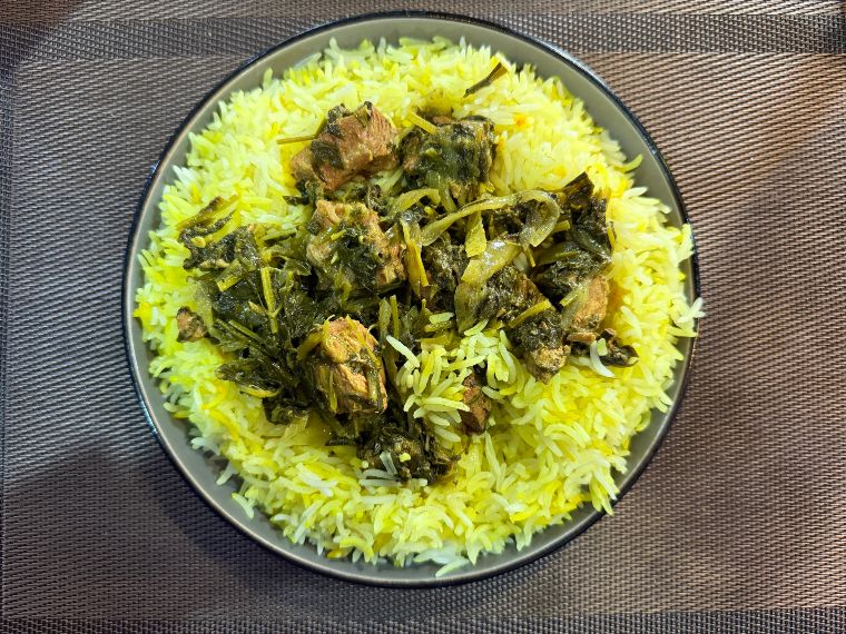 Plato de plov típico de Azerbaiyán