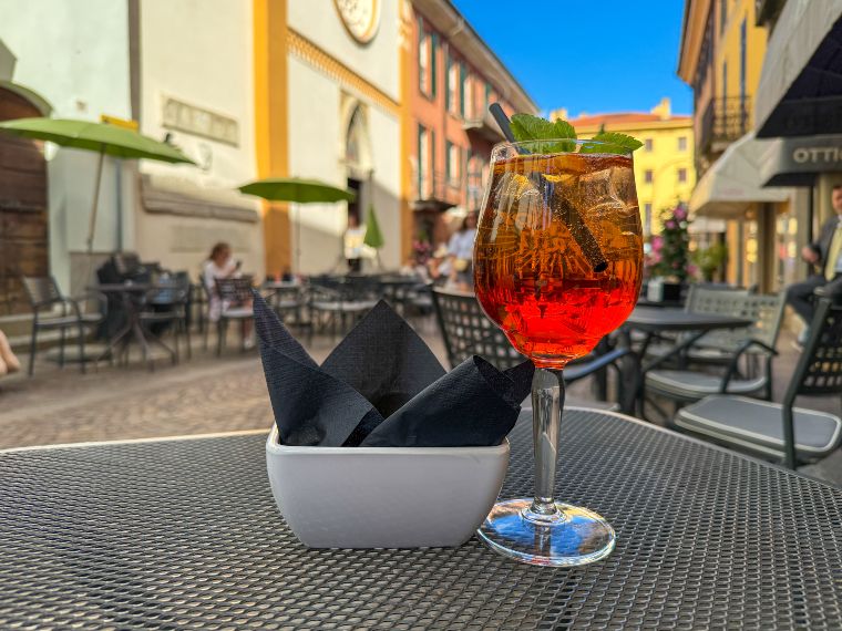 Apperol Spritz en el lago de Como