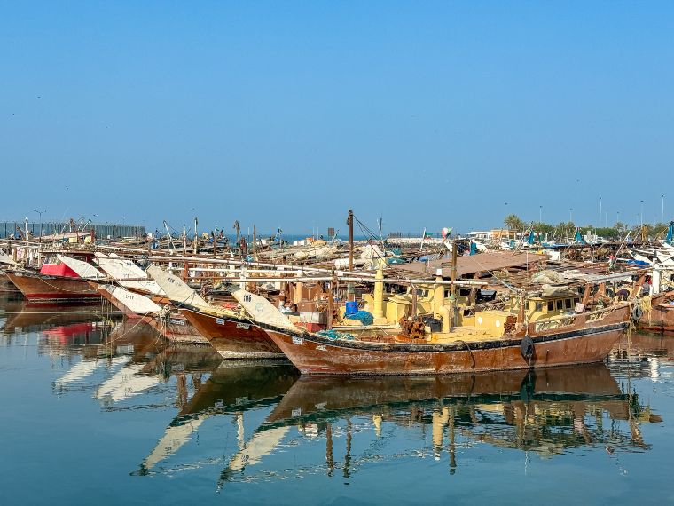 Muelle barcos antiguos de Kuwait