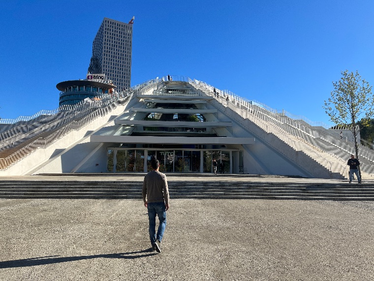 Tirana capital de Albania
