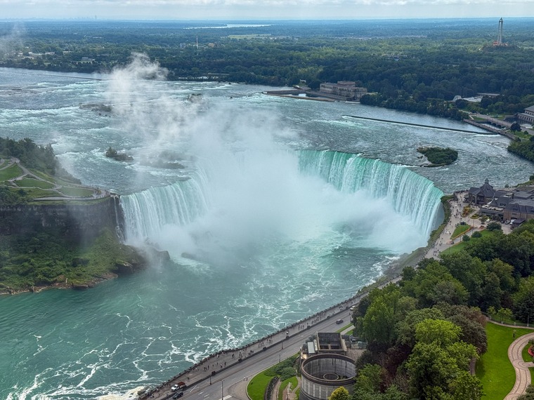 Vistas de las cataratas del Niágara desde la Skylon Tower